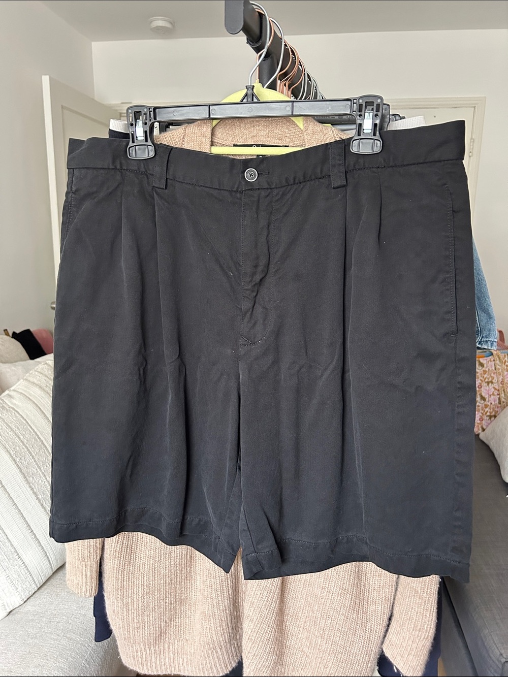 Tommy Bahama Men’s Shorts. Size 36. 100% silk. Black. 8.5” inseam.